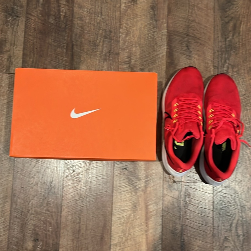 MENS NIKE RED PEGASUS SNEAKER - Picture 6 of 6